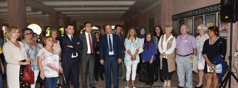 Art of Alanya opening the door